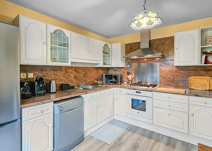 Cousinades And Xxl Family, Terrace